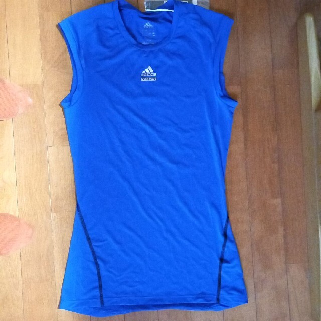 adidas(アディダス)のadidas　メンズ　ノースリーブTシャツ メンズのトップス(Tシャツ/カットソー(半袖/袖なし))の商品写真