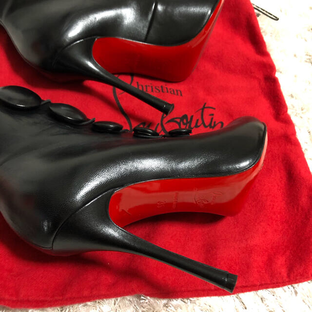 Christian Louboutin(クリスチャンルブタン)のChristian Louboutin レザーショートブーツ レディースの靴/シューズ(ブーツ)の商品写真