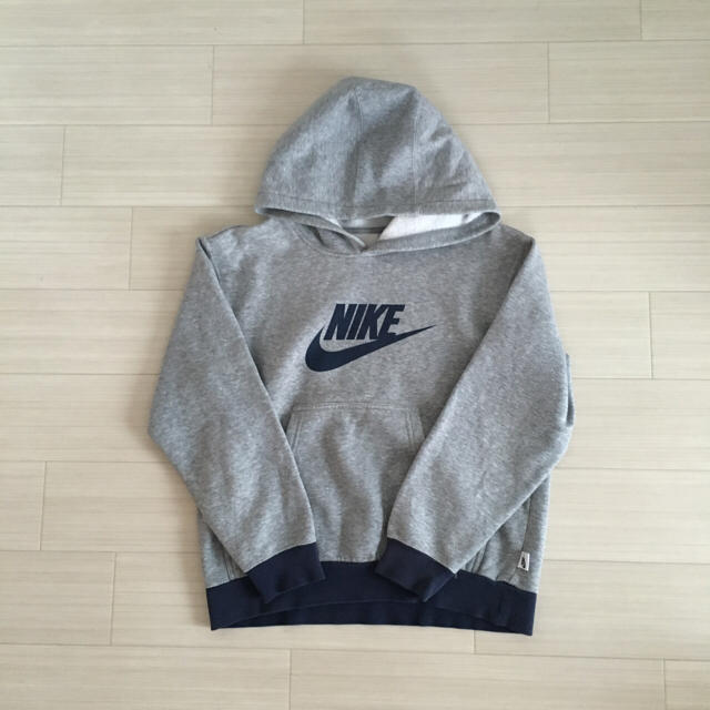 NIKE(ナイキ)のNIKE ロゴパーカー レディースのトップス(パーカー)の商品写真