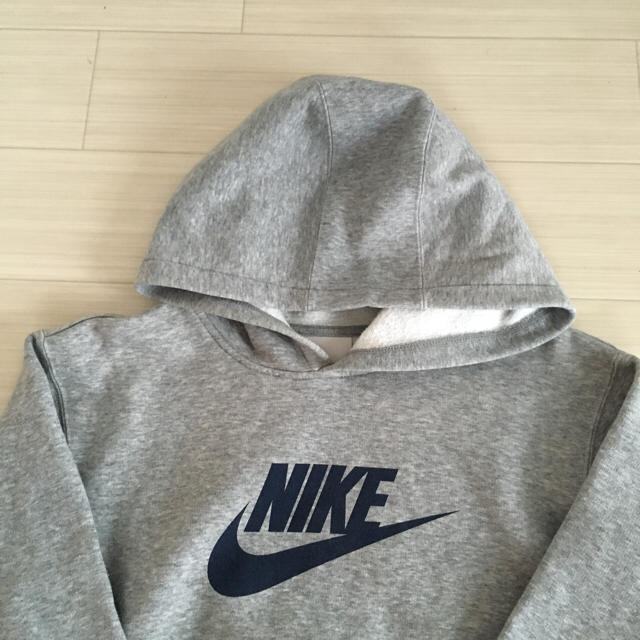 NIKE(ナイキ)のNIKE ロゴパーカー レディースのトップス(パーカー)の商品写真