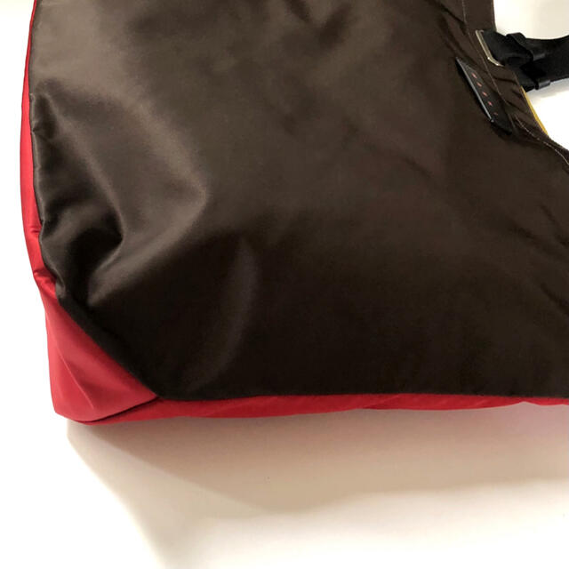 Marni(マルニ)の新品 マルニ MARNI バイカラー ナイロン トートバッグ ユニセックス メンズのバッグ(トートバッグ)の商品写真