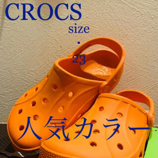 クロックス(crocs)の【大人気カラー】クロックスサンダル23センチ(サンダル)