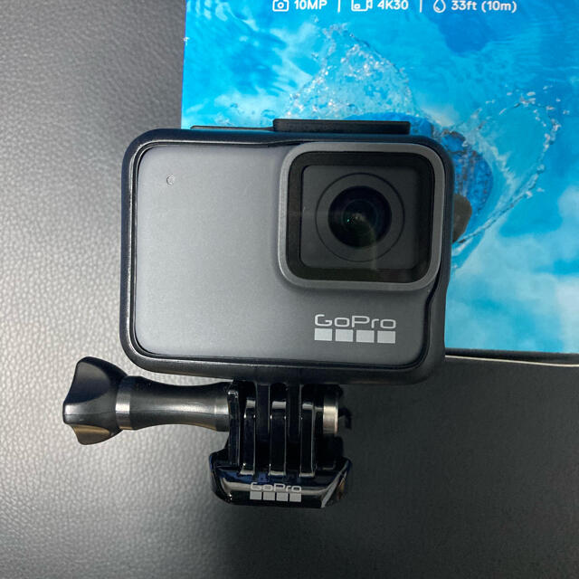 GoPro(ゴープロ)の 【ほぼ未使用】  GoPro HERO7 Silver アクションカメラ　4K スマホ/家電/カメラのカメラ(ビデオカメラ)の商品写真