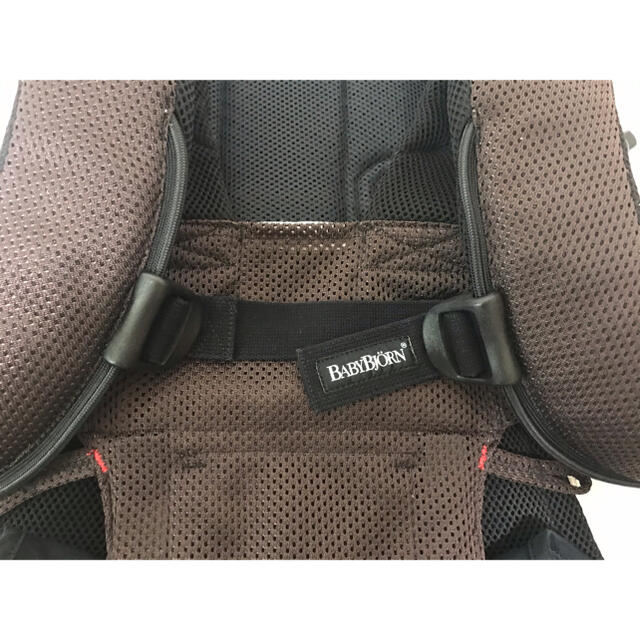 BABYBJORN(ベビービョルン)のBaby Bjorn ベビービョルン One メッシュ　抱っこ紐 キッズ/ベビー/マタニティの外出/移動用品(抱っこひも/おんぶひも)の商品写真