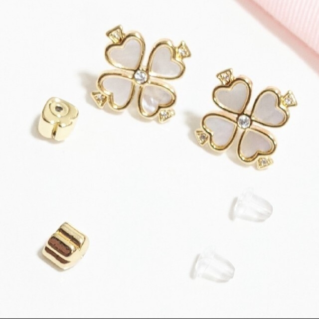 kate spade new york(ケイトスペードニューヨーク)のれいさん専用【新品】kate spade ケイトスペード ピアス ２点 レディースのアクセサリー(ピアス)の商品写真