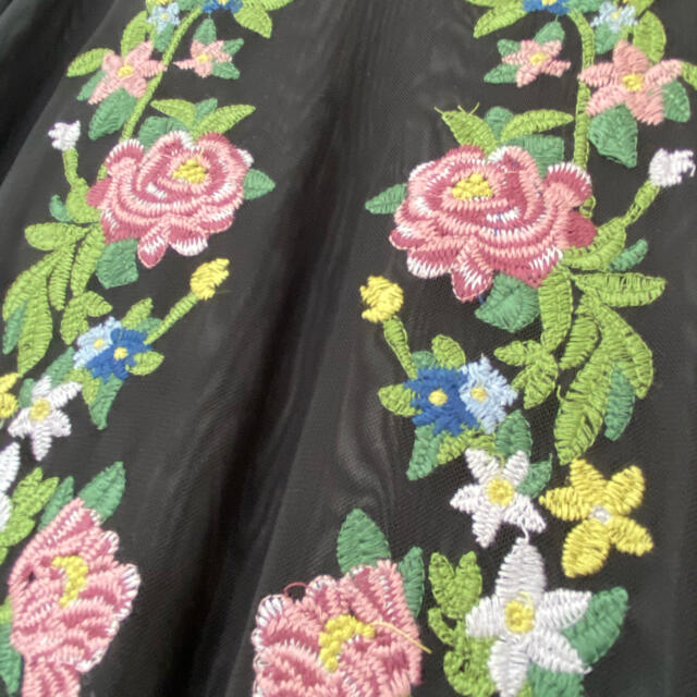 新品　韓国ファッション　ワンピース　ロング　刺繍 レディースのワンピース(ロングワンピース/マキシワンピース)の商品写真
