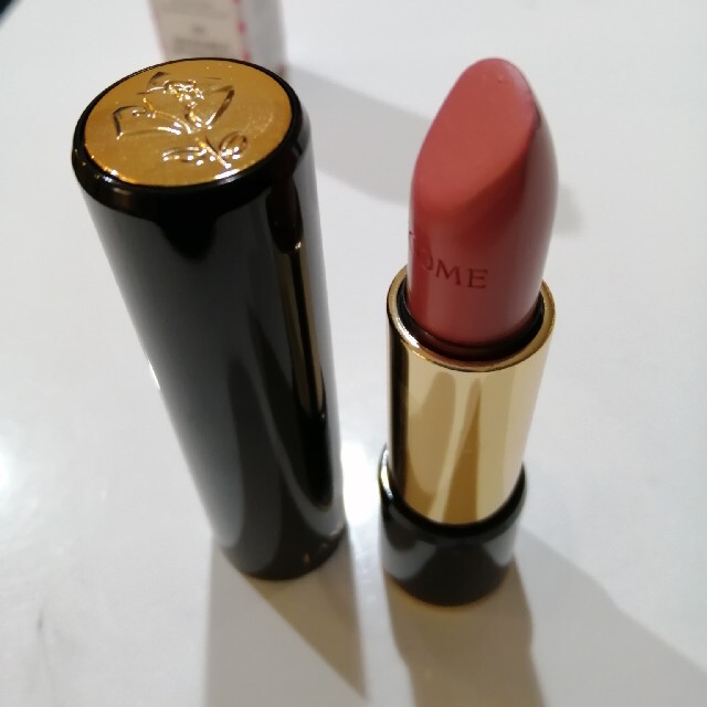 LANCOME(ランコム)の美品半額以下ランコムアプソリュルージュ口紅リップ　ピンク コスメ/美容のベースメイク/化粧品(口紅)の商品写真