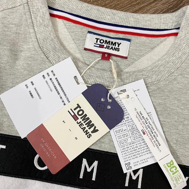 TOMMY(トミー)のTOMMY JEANS メンズ ビックフラッグ スヴェット Lサイズ　2枚 メンズのトップス(Tシャツ/カットソー(半袖/袖なし))の商品写真