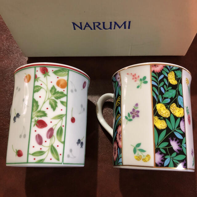 NARUMI(ナルミ)のNARUMI/ペアマグカップ/匿名送料込 インテリア/住まい/日用品のキッチン/食器(グラス/カップ)の商品写真