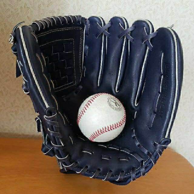 【セール】福袋のファッション通販 右ひじ故障も防御率0.91で新人王獲得…30年前、セ・リーグを席巻 記念グローブ
