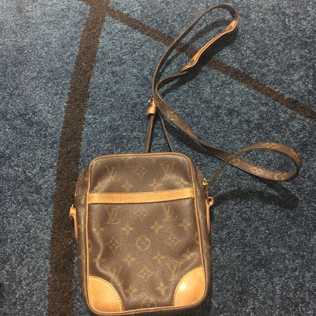 LOUIS VUITTON(ルイヴィトン)のルイヴィトン　ダヌーブ レディースのバッグ(ショルダーバッグ)の商品写真