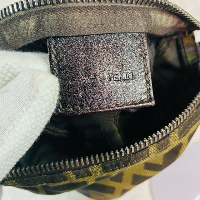 FENDI(フェンディ)のFENDI フェンディ　ズッカ柄　ミニポーチ　バニティ レディースのファッション小物(ポーチ)の商品写真