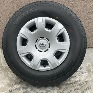 ダンロップ(DUNLOP)のハイエース　新車外し　タイヤ　4本セット　☆(タイヤ・ホイールセット)