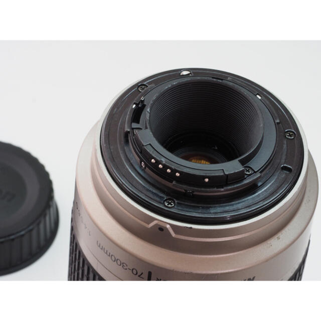 Nikon(ニコン)の【美品】Nikonニコン70-300mm 望遠レンズ♪スポーツ、イベントで大活躍 スマホ/家電/カメラのカメラ(レンズ(ズーム))の商品写真