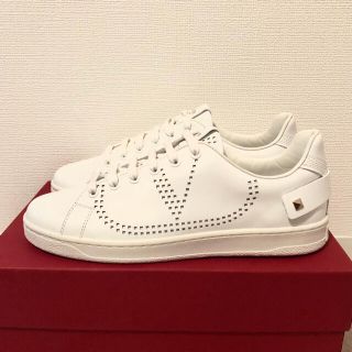 ヴァレンティノ(VALENTINO)の新品未使用！値下げ中！★VALENTINO★BACKNET スニーカー Vロゴ(スニーカー)