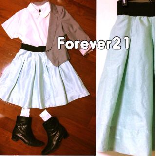 フォーエバートゥエンティーワン(FOREVER 21)のForever21▽ひざ丈フレアスカート(ひざ丈スカート)