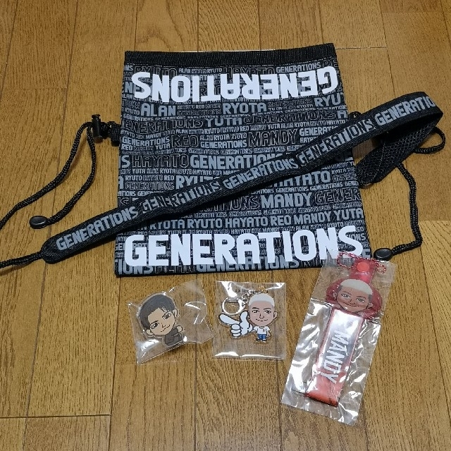 GENERATIONS(ジェネレーションズ)のGENERATIONS　片寄涼太　関口メンディー　サコッシュ エンタメ/ホビーのタレントグッズ(ミュージシャン)の商品写真