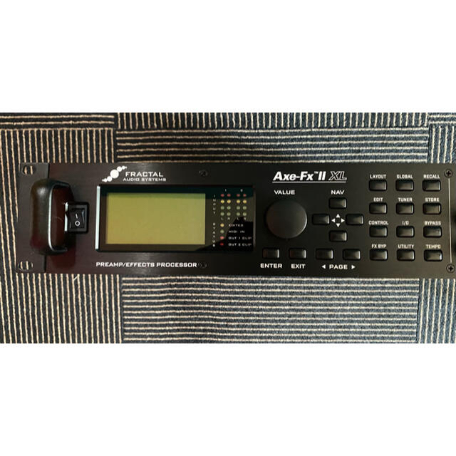 超美品　Fractal Audio Axe-Fx II XL 楽器のギター(ギターアンプ)の商品写真