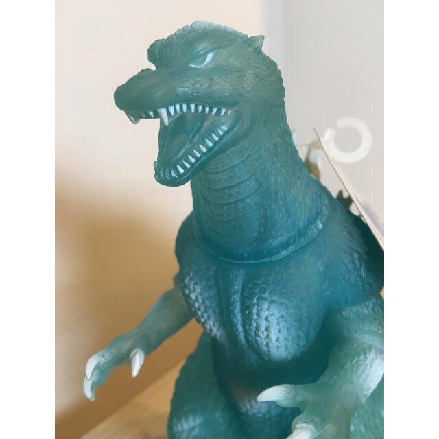 BANDAI(バンダイ)のゴジラ  GODZILLA 2005 劇場限定ソフビ タグ付き エンタメ/ホビーのフィギュア(特撮)の商品写真