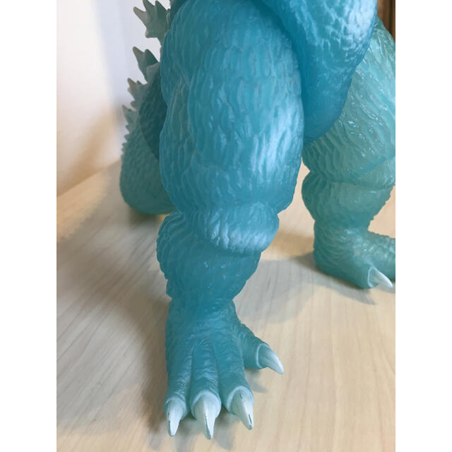 BANDAI(バンダイ)のゴジラ  GODZILLA 2005 劇場限定ソフビ タグ付き エンタメ/ホビーのフィギュア(特撮)の商品写真