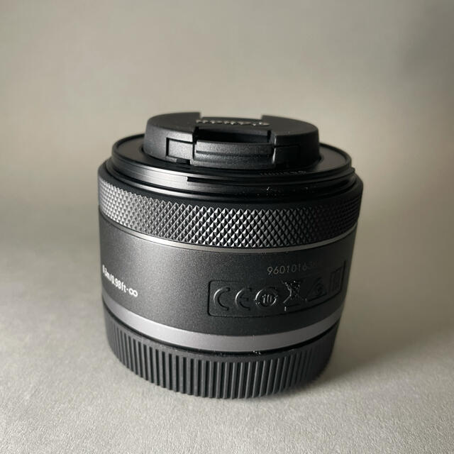 Canon(キヤノン)のキヤノン Canon RF50mm F1.8 STM  スマホ/家電/カメラのカメラ(レンズ(単焦点))の商品写真