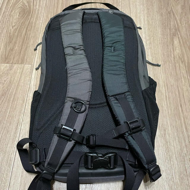 ARC'TERYX(アークテリクス)の超希少！完売品！アークテリクス マンティス26 BEAMS クレイジーカラー メンズのバッグ(バッグパック/リュック)の商品写真