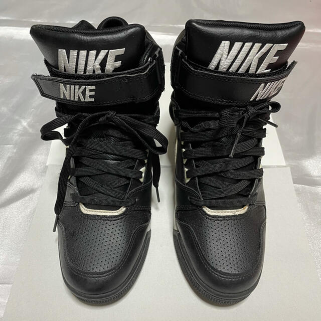 NIKE - NIKE AIR SKY HI スニーカー 厚底 ヒールスニーカー の通販 by ...