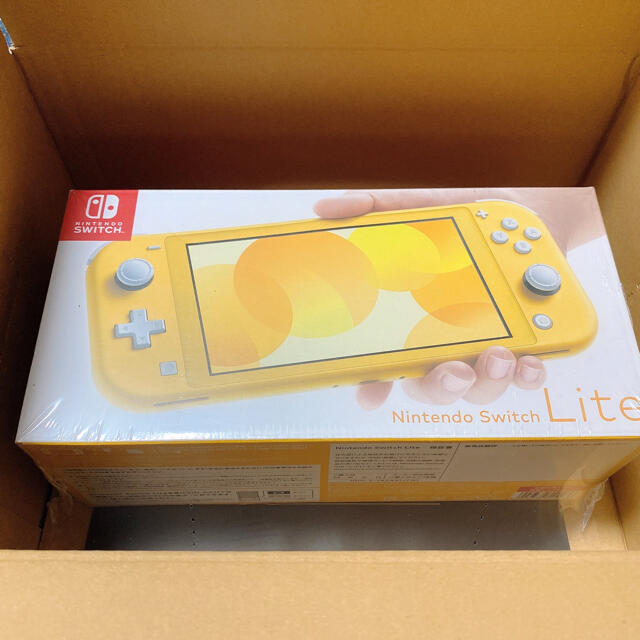 Nintendo Switch(ニンテンドースイッチ)のNintendo Switch Lite イエロー エンタメ/ホビーのゲームソフト/ゲーム機本体(携帯用ゲーム機本体)の商品写真