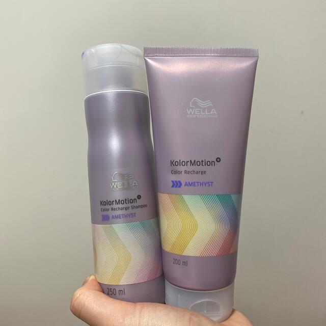 WELLA(ウエラ)のカラーモーション+アメジストシャンプーとアメジストトリートメント コスメ/美容のヘアケア/スタイリング(シャンプー/コンディショナーセット)の商品写真