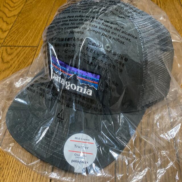 patagonia(パタゴニア)のpatagonia パタゴニア P-6ロゴ メッシュキャップ メンズの帽子(キャップ)の商品写真