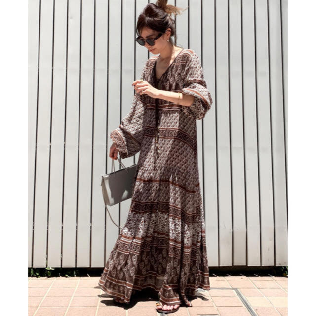 L'Appartement DEUXIEME CLASSE(アパルトモンドゥーズィエムクラス)のBLUE BOHEME  Printed Long Dress ブルーボヘム レディースのワンピース(ロングワンピース/マキシワンピース)の商品写真