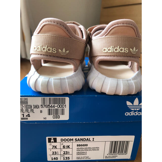 adidas(アディダス)の【adidas】DOOM SANDAL ドゥームサンダル サイズ14cm キッズ/ベビー/マタニティのベビー靴/シューズ(~14cm)(サンダル)の商品写真