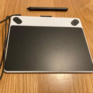 ワコム(Wacom)のWACOM CTL-490 W0 Intuos Draw Sサイズ ホワイト(その他)