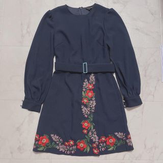 テッドベイカー(TED BAKER)のテッドベイカー　ワンピース　ベルト　花柄　ワンポイント　シンプル　ドレス(ミニワンピース)