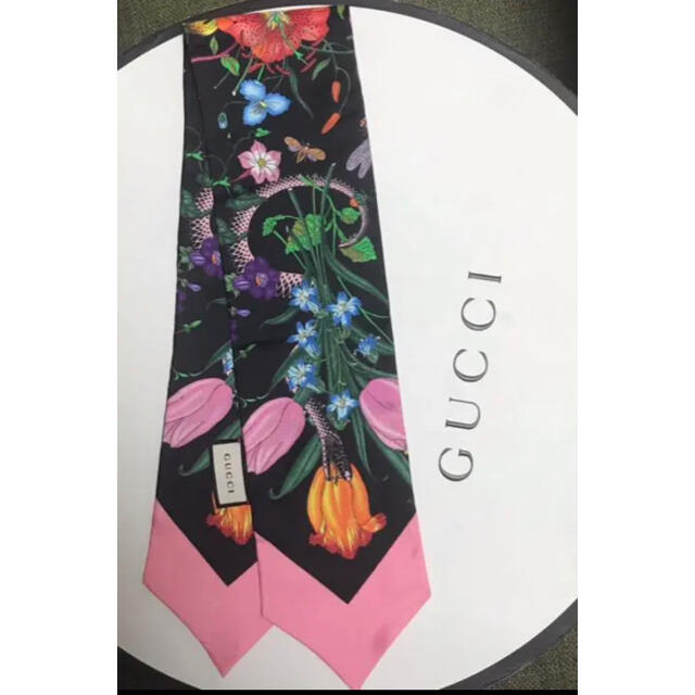 Gucci(グッチ)のGUCCI  ボタニカルミニスカーフ レディースのファッション小物(バンダナ/スカーフ)の商品写真