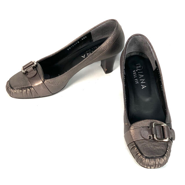 DIANA(ダイアナ)のDIANA ダイアナ ウェルフィット パンプス チャンキーヒール バックル付き レディースの靴/シューズ(ハイヒール/パンプス)の商品写真