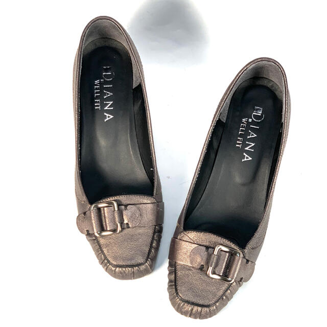 DIANA(ダイアナ)のDIANA ダイアナ ウェルフィット パンプス チャンキーヒール バックル付き レディースの靴/シューズ(ハイヒール/パンプス)の商品写真