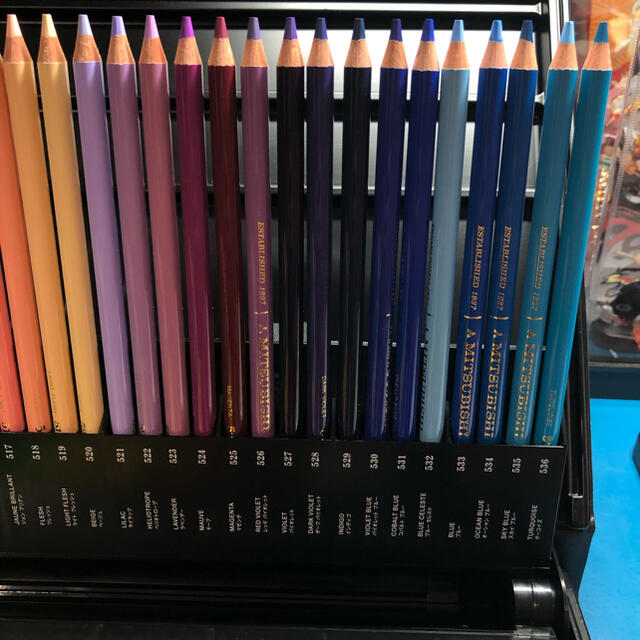 エンタメ/ホビーuni色鉛筆72色、美品！お買い得品。