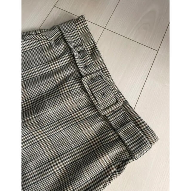 ZARA(ザラ)のZARA パンツ　ベルト付きパンツ　チェック　グレー　ベージュ　S レディースのパンツ(カジュアルパンツ)の商品写真