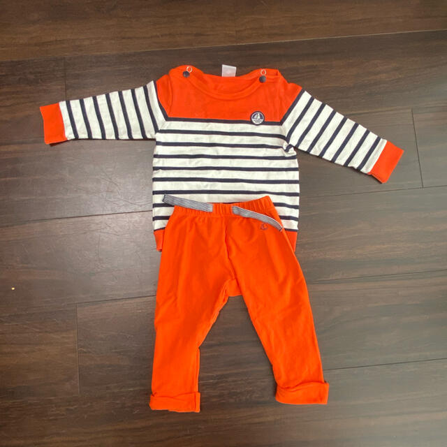 PETIT BATEAU(プチバトー)のプチバトー　セットアップ キッズ/ベビー/マタニティのベビー服(~85cm)(シャツ/カットソー)の商品写真