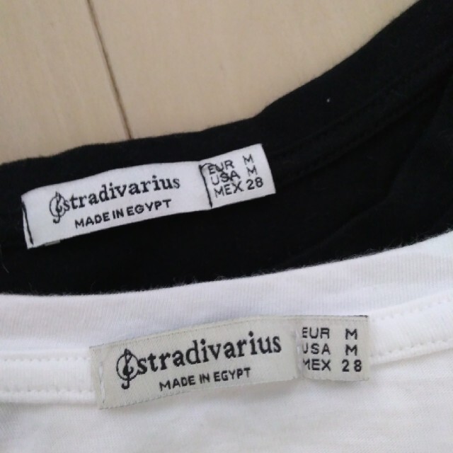 Bershka(ベルシュカ)のstradivarius■プリントＴシャツセット、ロゴＴ、bershka レディースのトップス(Tシャツ(半袖/袖なし))の商品写真