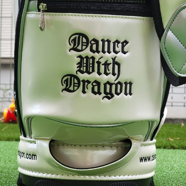 Dance With Dragon(ダンスウィズドラゴン)の【美品】ダンスウィズドラゴン　エナメル素材　ゴルフ キャディバッグ スポーツ/アウトドアのゴルフ(バッグ)の商品写真