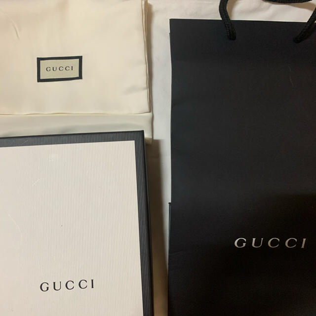 Gucci(グッチ)のGUCCI 二つ折り財布　新品未使用 レディースのファッション小物(財布)の商品写真