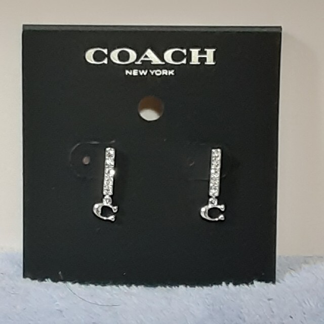 COACH(コーチ)のCOACHシグネチャーパヴェバースタットピアス・シルバー レディースのアクセサリー(ピアス)の商品写真