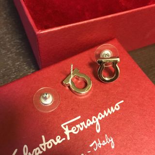 フェラガモ(Ferragamo)のすずちゃん様専用♡Salvatore Ferragamo(フェラガモ)(ピアス)