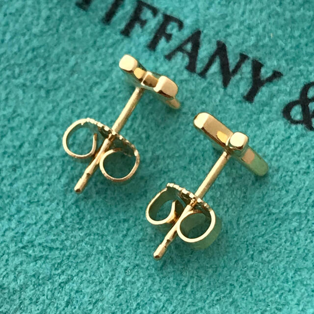 Tiffany & Co.(ティファニー)のTiffany  K18YG キス ピアス 美品 レディースのアクセサリー(ピアス)の商品写真