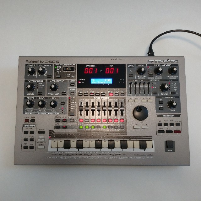 ROLAND MC-505 Groovebox 【返品不可】 51.0%OFF gredevel.fr-メルカリ