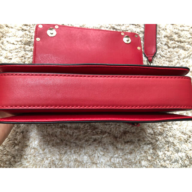 GUESS(ゲス)のGUESS ショルダーバッグ TEPPER CROSSBODY FLAP レディースのバッグ(ショルダーバッグ)の商品写真