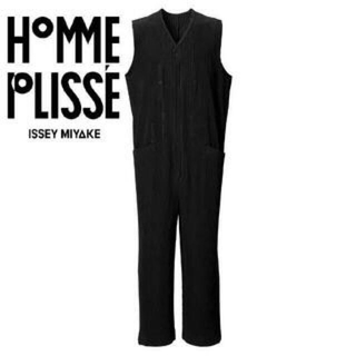 イッセイミヤケ(ISSEY MIYAKE)のhomme plisse ジャンプスーツ　サイズ1 黒(サロペット/オーバーオール)