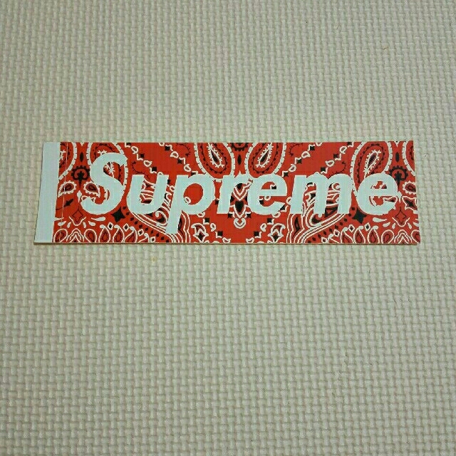 Supreme(シュプリーム)のwavybone様専用Supreme ステッカー　ペイズリー柄 メンズのファッション小物(その他)の商品写真